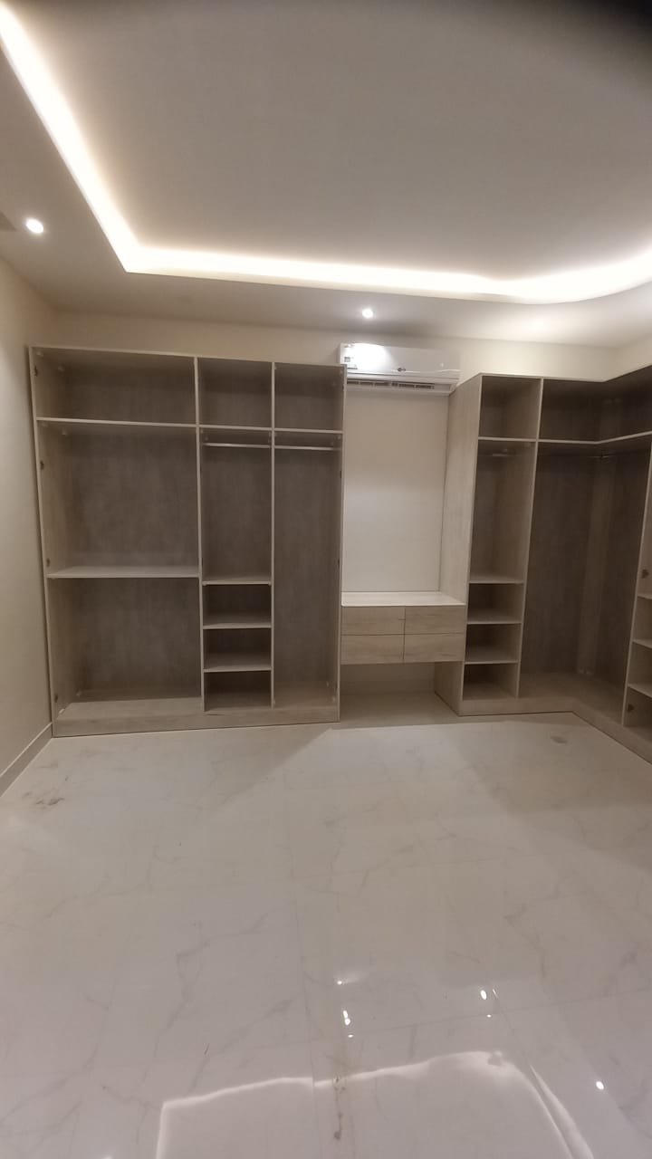 صورة من أعمال النجارة والتفصيل بالرياض